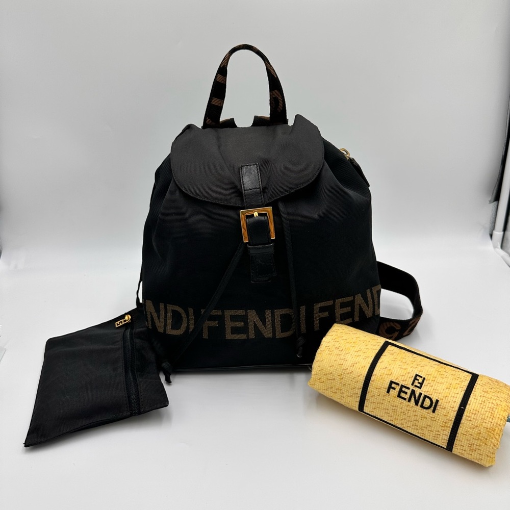 Fendi
Vintage Logo Drawstring Backpack Nylon Medium